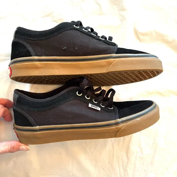 Vans Skate Chukka sneakers low gum black suede canvas SZ 8 NWOT