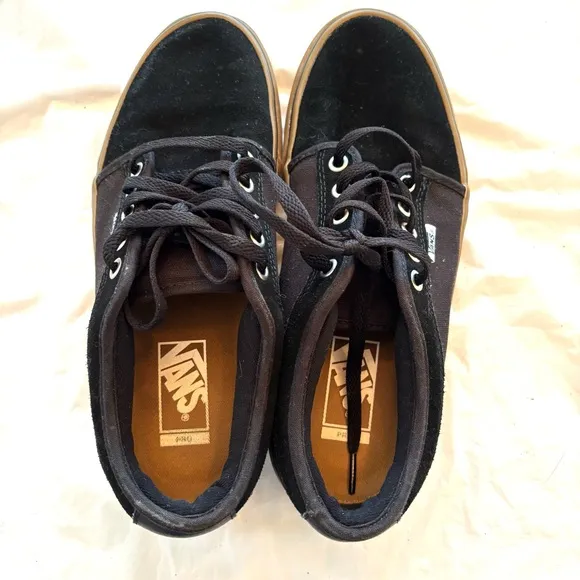Vans Skate Chukka sneakers low gum black suede canvas SZ 8 NWOT