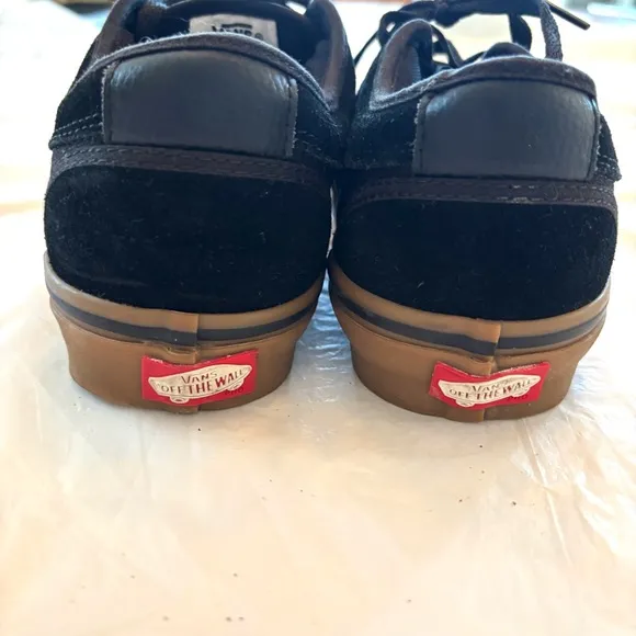 Vans Skate Chukka sneakers low gum black suede canvas SZ 8 NWOT