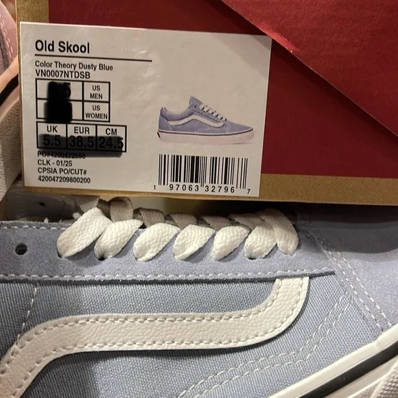 Vans WMNS Old SkoolColor Theory Dusty BlueVN0007NTDSB Light Blue Sneakers