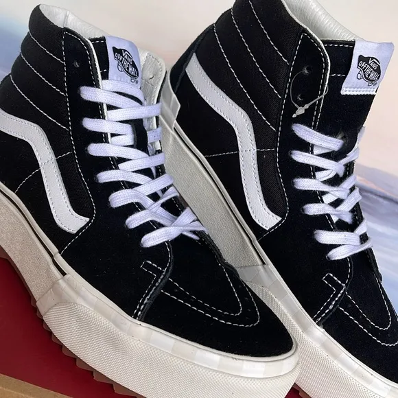 Vans WMNS Sk8-Hi Stacked (Suede/Canvas) Black/BlanVN0A4BTW5ZNPlatforms Sneaker
