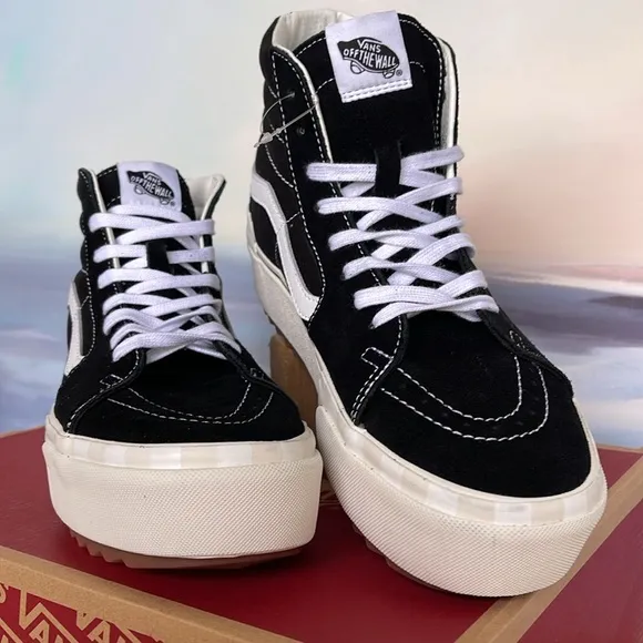 Vans WMNS Sk8-Hi Stacked (Suede/Canvas) Black/BlanVN0A4BTW5ZNPlatforms Sneaker