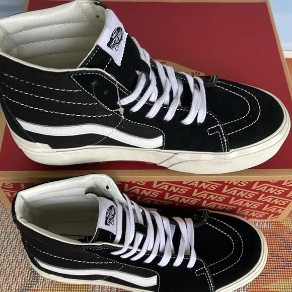 Vans WMNS Sk8-Hi Stacked (Suede/Canvas) Black/BlanVN0A4BTW5ZNPlatforms Sneaker