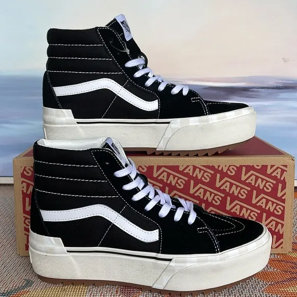 Vans WMNS Sk8-Hi Stacked (Suede/Canvas) Black/BlanVN0A4BTW5ZNPlatforms Sneaker