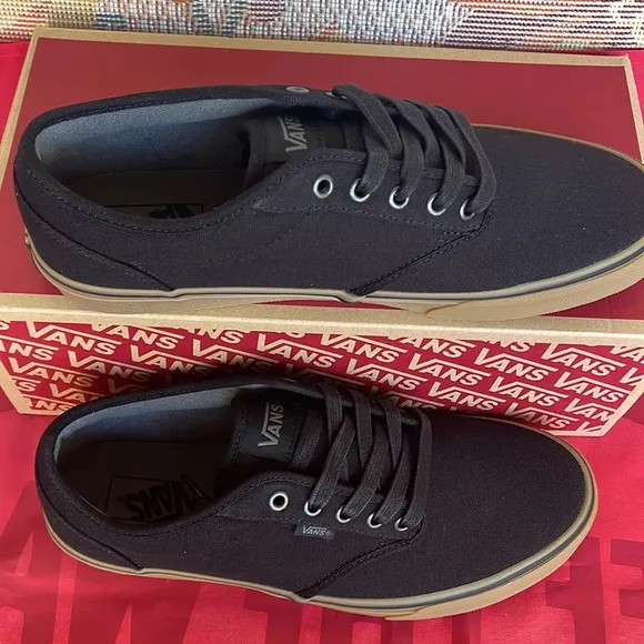 Vans Women’s Atwood(12 Oz Canvas) Black/GumVN000TUYD8E Sneakers