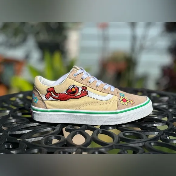 Vans x Sesame Street — Old Skool “Elmo” Sneakers