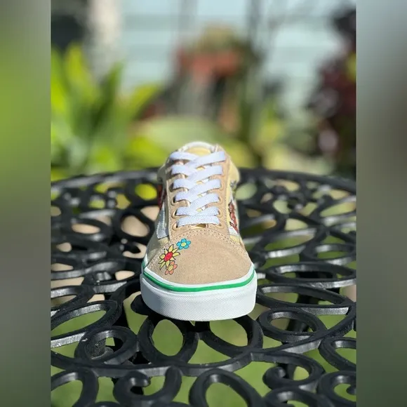Vans x Sesame Street — Old Skool “Elmo” Sneakers