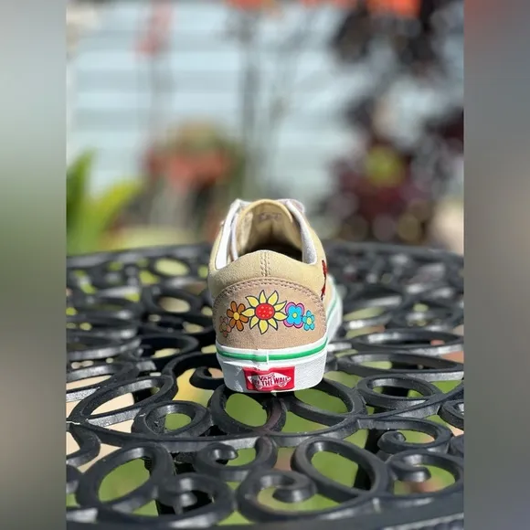 Vans x Sesame Street — Old Skool “Elmo” Sneakers