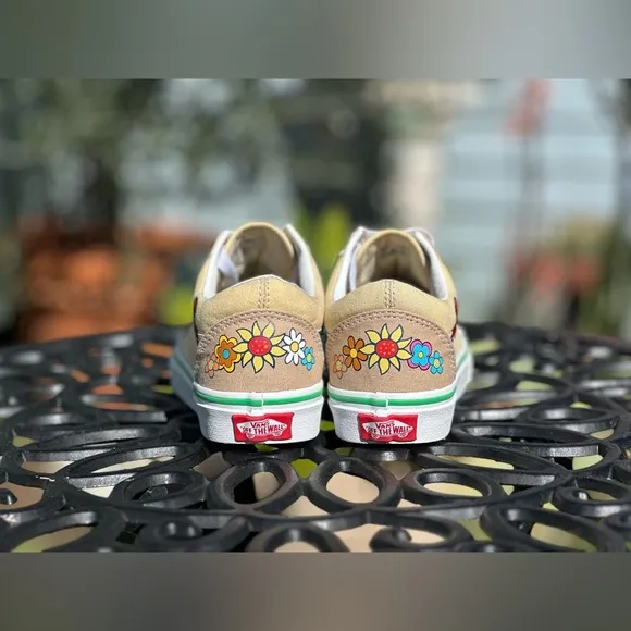 Vans x Sesame Street — Old Skool “Elmo” Sneakers