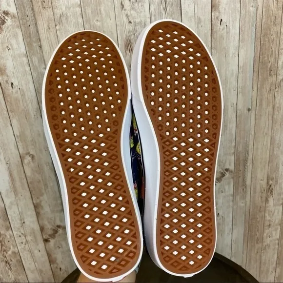 Vans x SpongeBob Comfycush Authentic Alohabob Limited Edition Shoe Size 11.5 Men