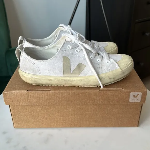VEJA Nova Canvas Sneakers - White Pierre