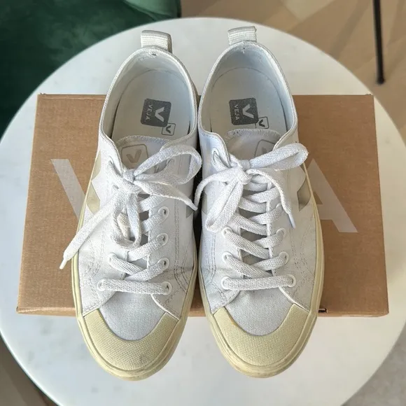 VEJA Nova Canvas Sneakers - White Pierre