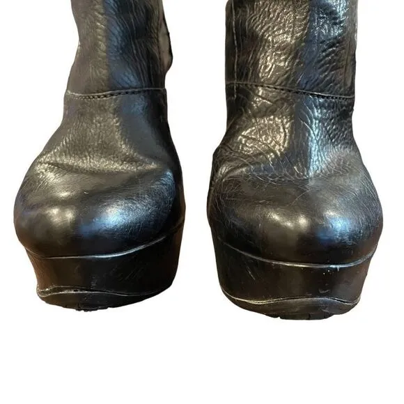 Vera Wang Lavender Fiona Black Platform Snap Heeled Booties Size 8.5M