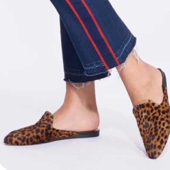 Veronica Beard Leopard Loafers sz 6