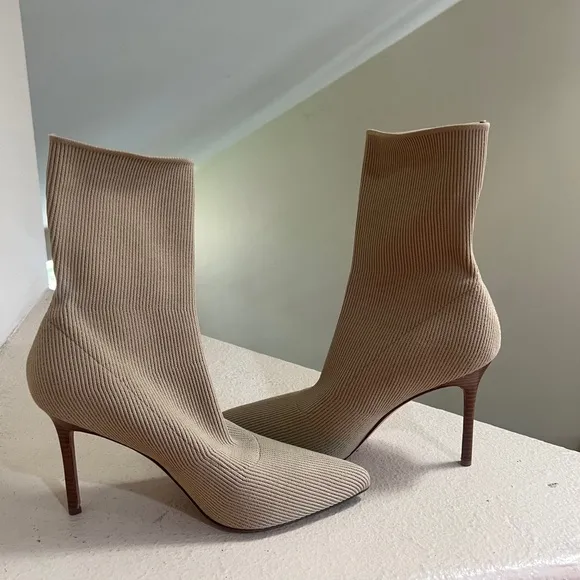 VERONICA BEARD Lisa stretch-knit sock Beige‎ Tan boots booties size 10