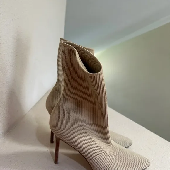 VERONICA BEARD Lisa stretch-knit sock Beige‎ Tan boots booties size 10