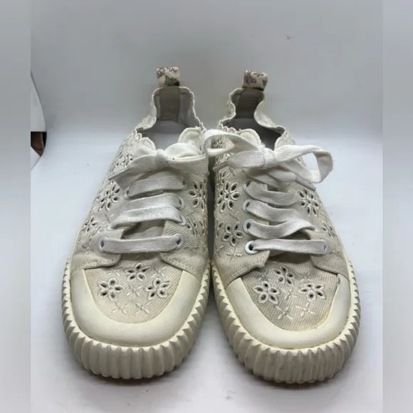 Veronica Beard Paulita Off White Perforated Floral Eyelet Canvas Sneakers Sz 7.5