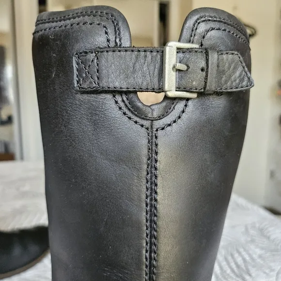 VGUC Ugg Tupelo Black Leather Riding Moto Sheepskin Boots Women 7