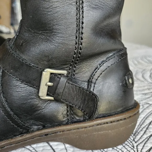 VGUC Ugg Tupelo Black Leather Riding Moto Sheepskin Boots Women 7