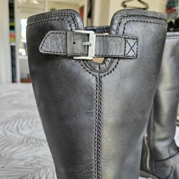 VGUC Ugg Tupelo Black Leather Riding Moto Sheepskin Boots Women 7