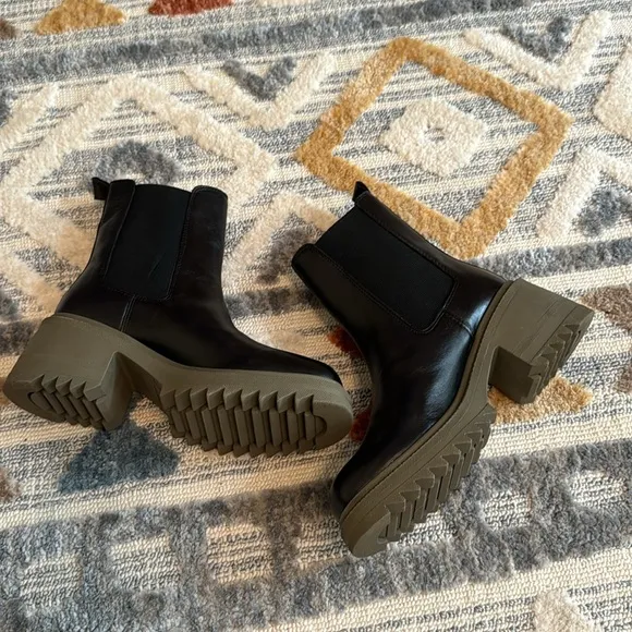 Vince Camuto Anikaaa Boots NEW!