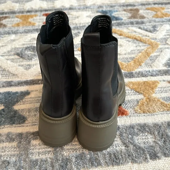 Vince Camuto Anikaaa Boots NEW!