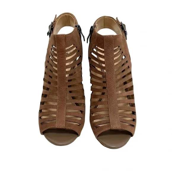 Vince Camuto Eliana Sandals Brown Leather Casual Bohemian Chic Strappy Size 9