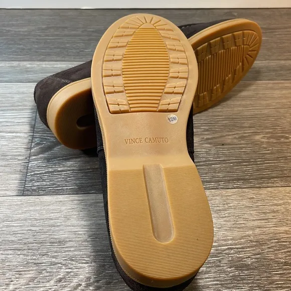 Vince Camuto suede loafers mens size 12 (f20)