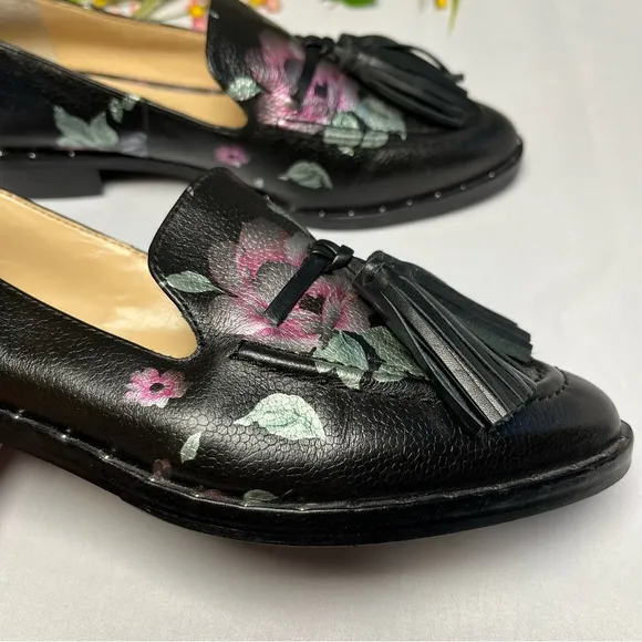 Vince Camuto Womens geralin floral loafers leather with tassels