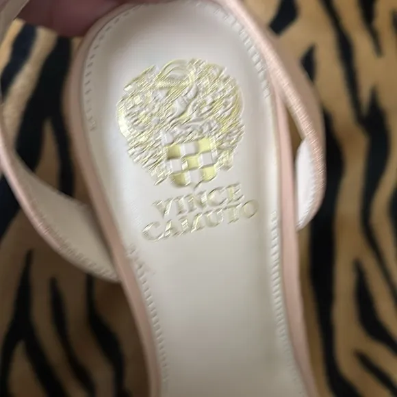 Vince Camuto Women's Tan Platform Sandals