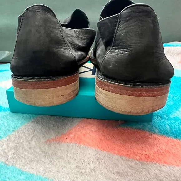 Vince Mia Slip-On Loafers- Black Nubuck Leather- Slouchy- Size 8