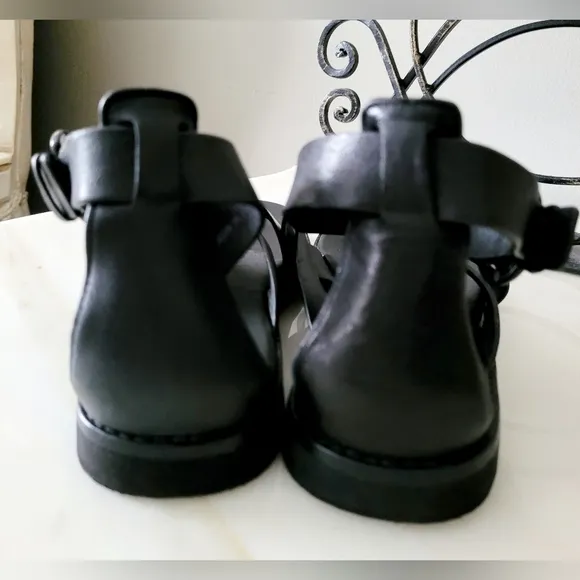 Vince Morris Women's Black Soft Leather Strappy Sandals US 9