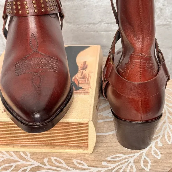 Vintage Foundry Co burgundy,redwood, genuine buttery leather, studs,equestrian❤️