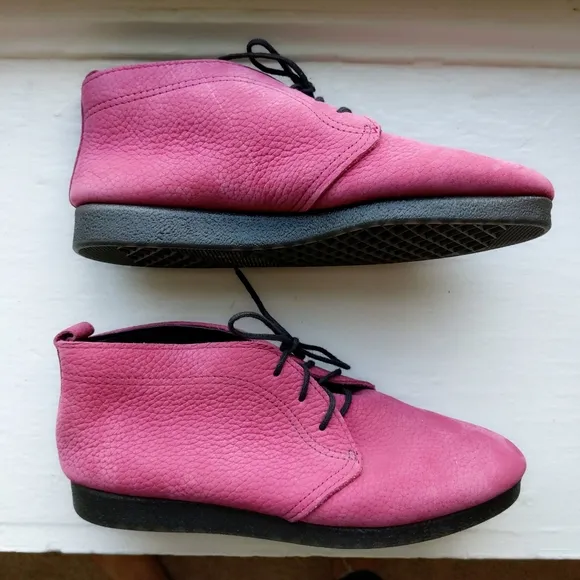 Vintage Magenta Pink Suede Leather Wedge Desert Booties Boots 6