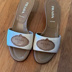 Vintage Prada Cream Kitten Heel Sandals Elegant Leather Design