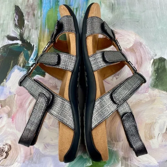 VIONIC Amber Sandals in Black Silver Metallic Size 11 New!