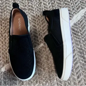 VIONIC Kimmie Perf Slip On Sz 7.5