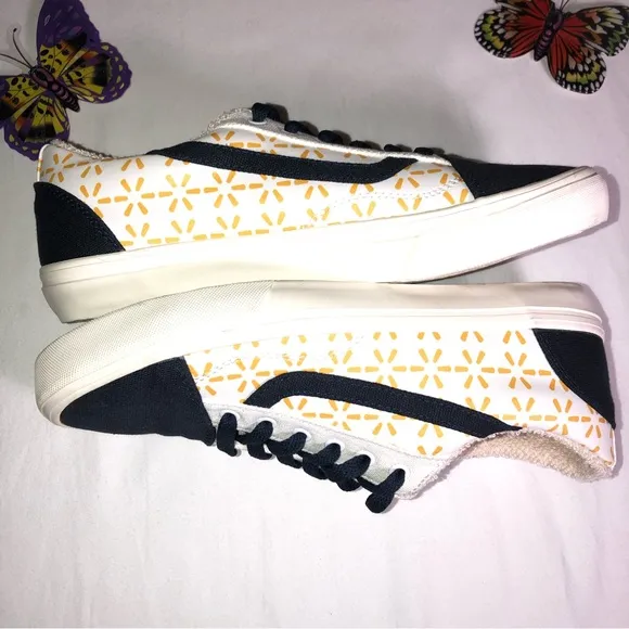 Walmart Yellow Logo Sneakers, Size EU 41, 7.5 Men, Rare, EUC, pet/smoke free