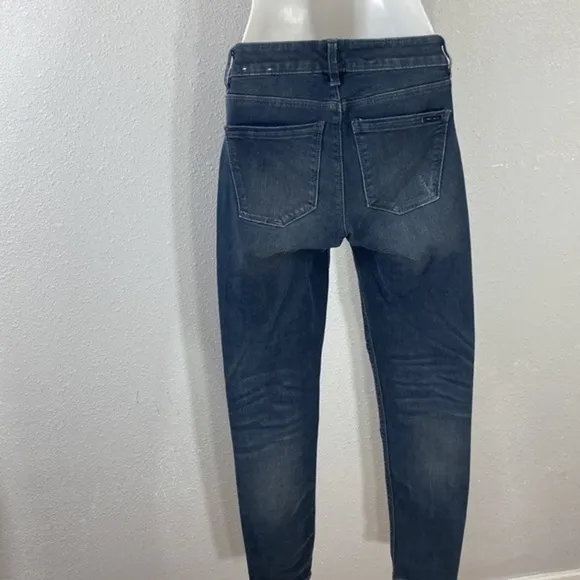 White House Black Market Dark Wash Destructed Sequin Skinny Jeans 00