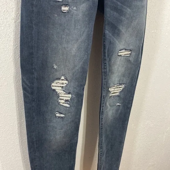 White House Black Market Dark Wash Destructed Sequin Skinny Jeans 00