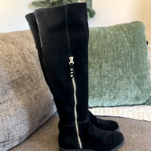 White Mountain Black Suede High Knee Boots Size 6
