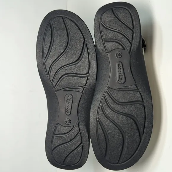 Wolky Nimes White Slingback Sandals Women's Size 9 EU 40