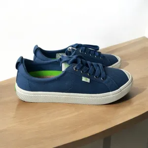 Women’s Cariuma Blue Canvas Sneakers
