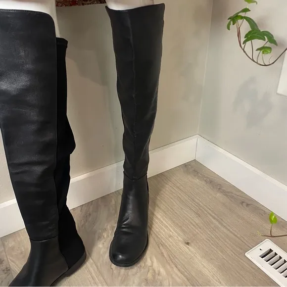 Womens leather Stuart Weitzman boots, black high knee boot size 81/2 M