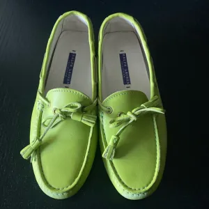 Women's Ralph Lauren Loafers Green Leather size 37