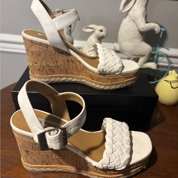 Women's Steve Madden Stylish White Wedge Sandals - Size 7.5 Worn for 3 hours