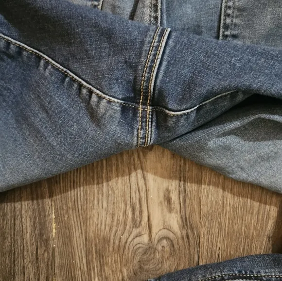 Women's Wrangler Q-Baby No Gap  Jeans 24W X 34L