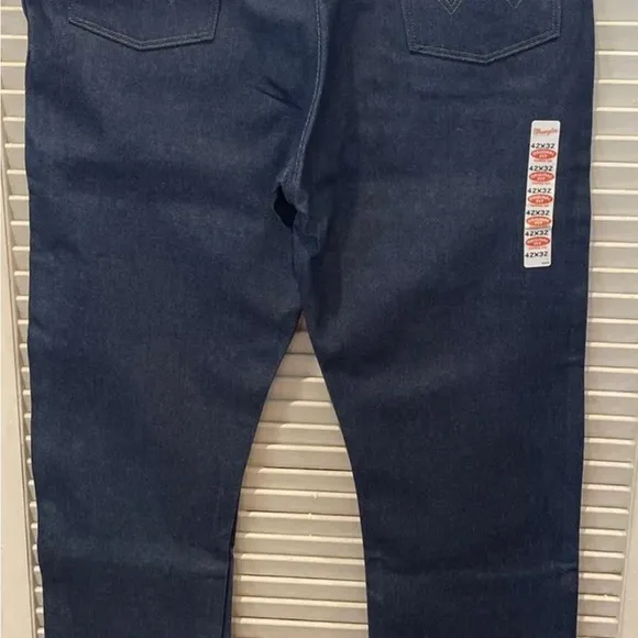 Wrangler Jeans Mens 42/32 Original 13MWZ New
