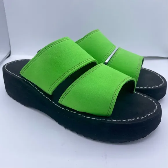 Y2K foam platform sandals double strap neon green/black Size 8