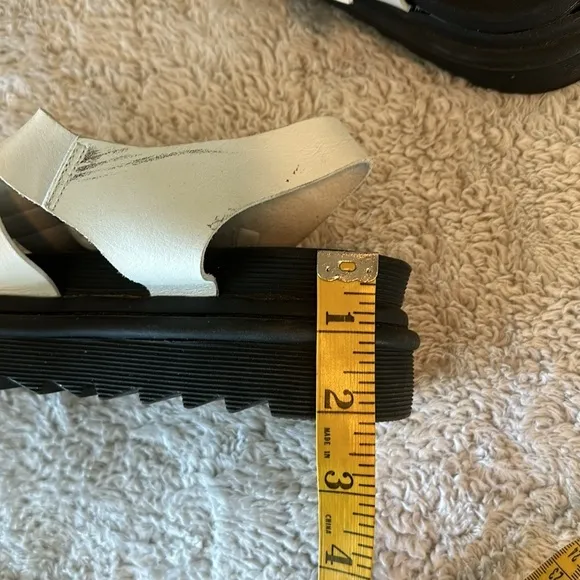 Y2K Report Women's 9.5 Chunky Platform Strappy Sandals White Black Iconic Trendy